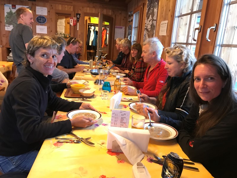 Repas à la  cabane de Prafleuri